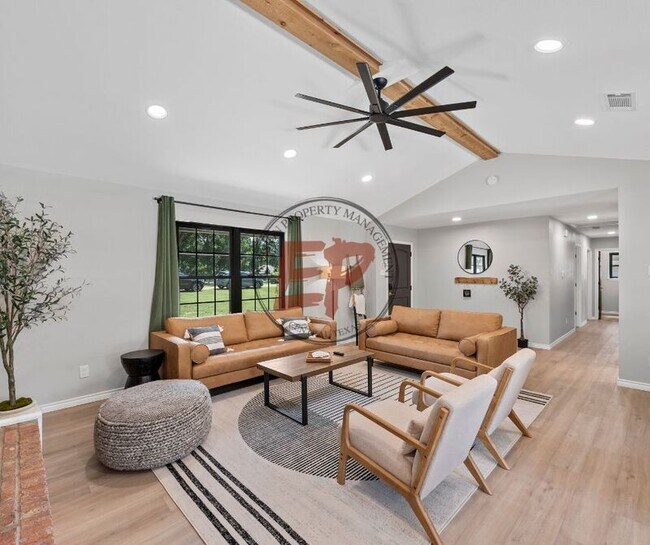 Building Photo - 1190 Greenwood Ln