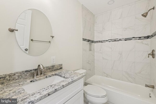 Building Photo - 729 Madison St NW