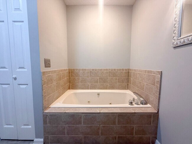 Building Photo - Sunroom, 2-Car Garage & Lawn Care Included | Pet-Friendly Cookeville Home