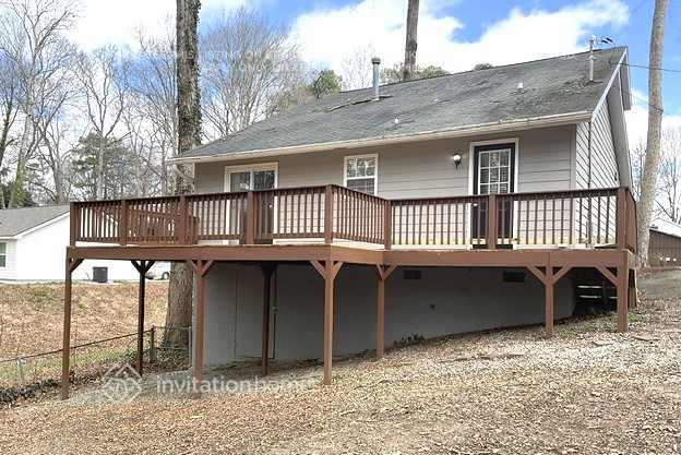 Building Photo - 5484 Pine Dr SW