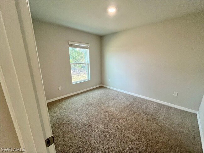 Building Photo - 5029 S Rosebud Cir