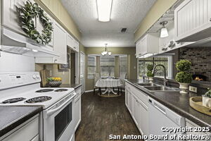 Building Photo - 112 Suncliff Dr