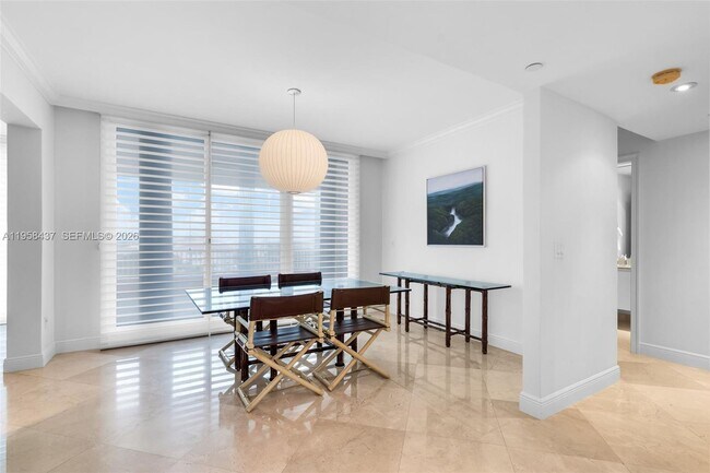 Building Photo - 785 Crandon Blvd