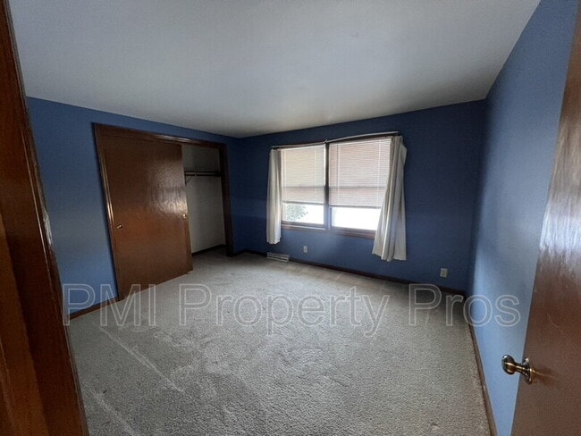 Building Photo - 3204 Chateau Ct