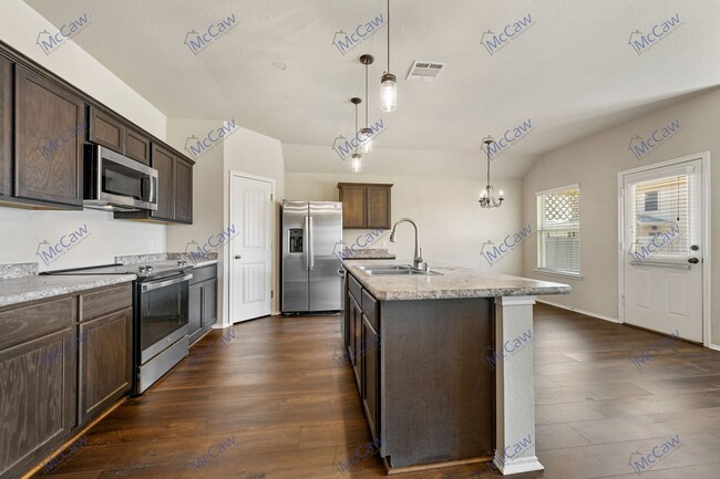 Building Photo - Beautiful 4/2 Home in Waxahachie!