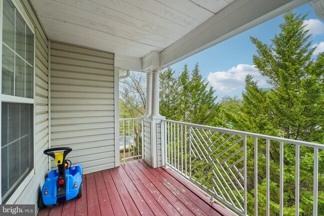 Building Photo - 2444 Blue Spring Ct