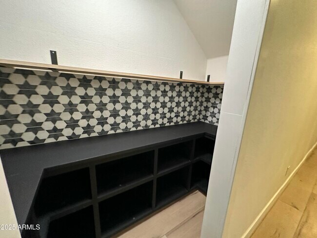 Building Photo - 3533 E Flower St