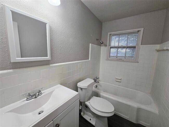 Building Photo - 515 E Indian Dr