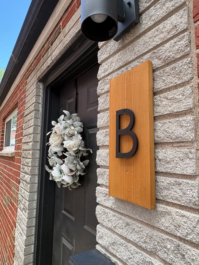 Building Photo - Inviting 1 bed/1bath in Benton Park West