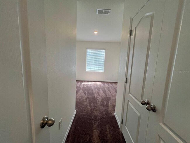 Building Photo - 1370 Yellow Finch Dr