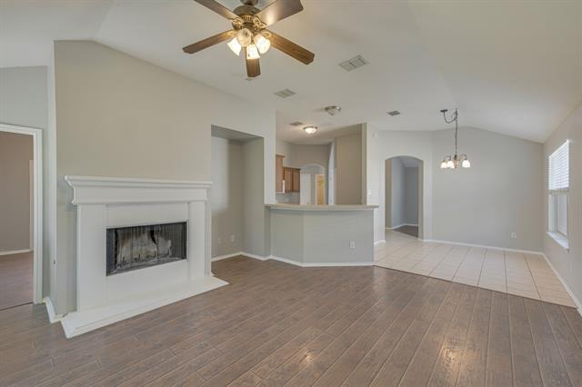 Building Photo - 4001 Rochester Dr