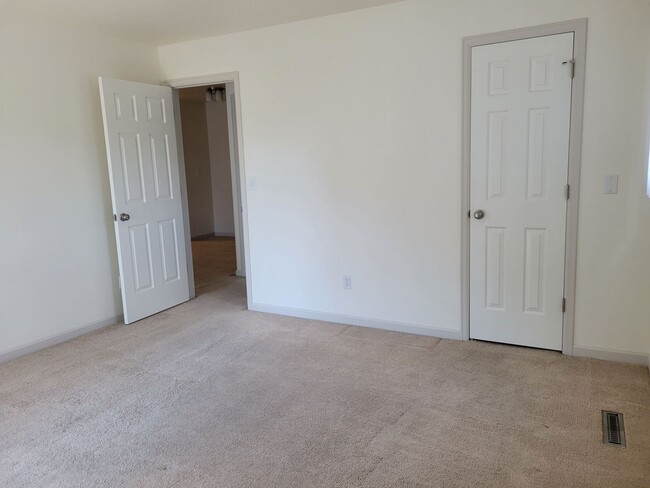 Building Photo - Boulder 1 Bedroom Condo for Rent with Pool...