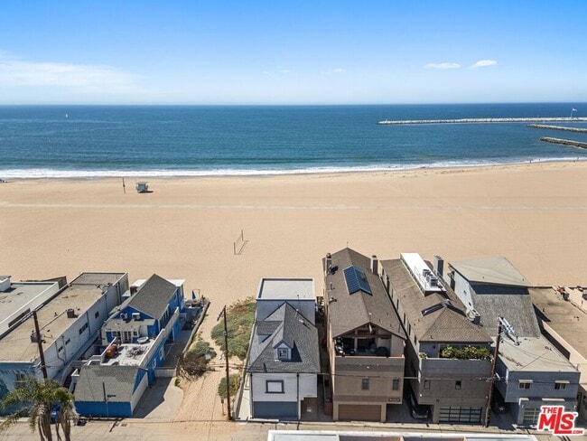 Building Photo - 6419 Ocean Front Walk