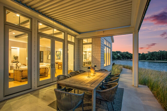 Building Photo - 6736 Saugatuck Bch Rd