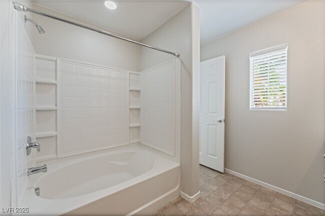 Building Photo - 9164 Enticing Ct