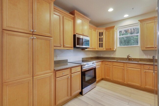 Building Photo - 12643 SE Old Cypress Dr