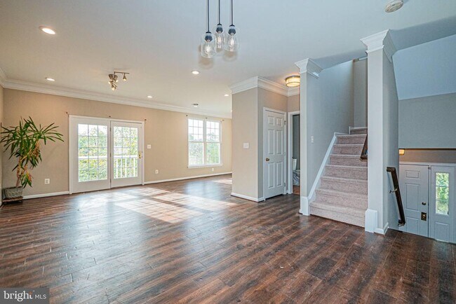 Building Photo - 22619 Upperville Heights Square
