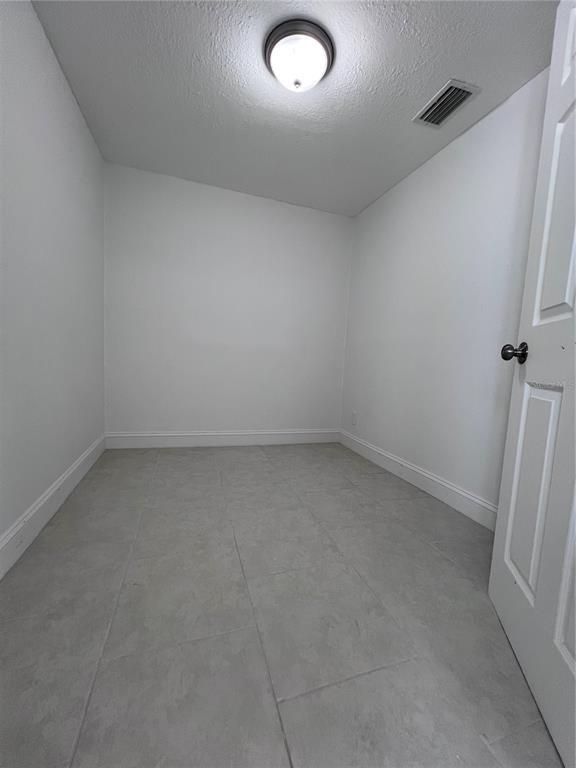 Building Photo - 118 W Sligh Ave