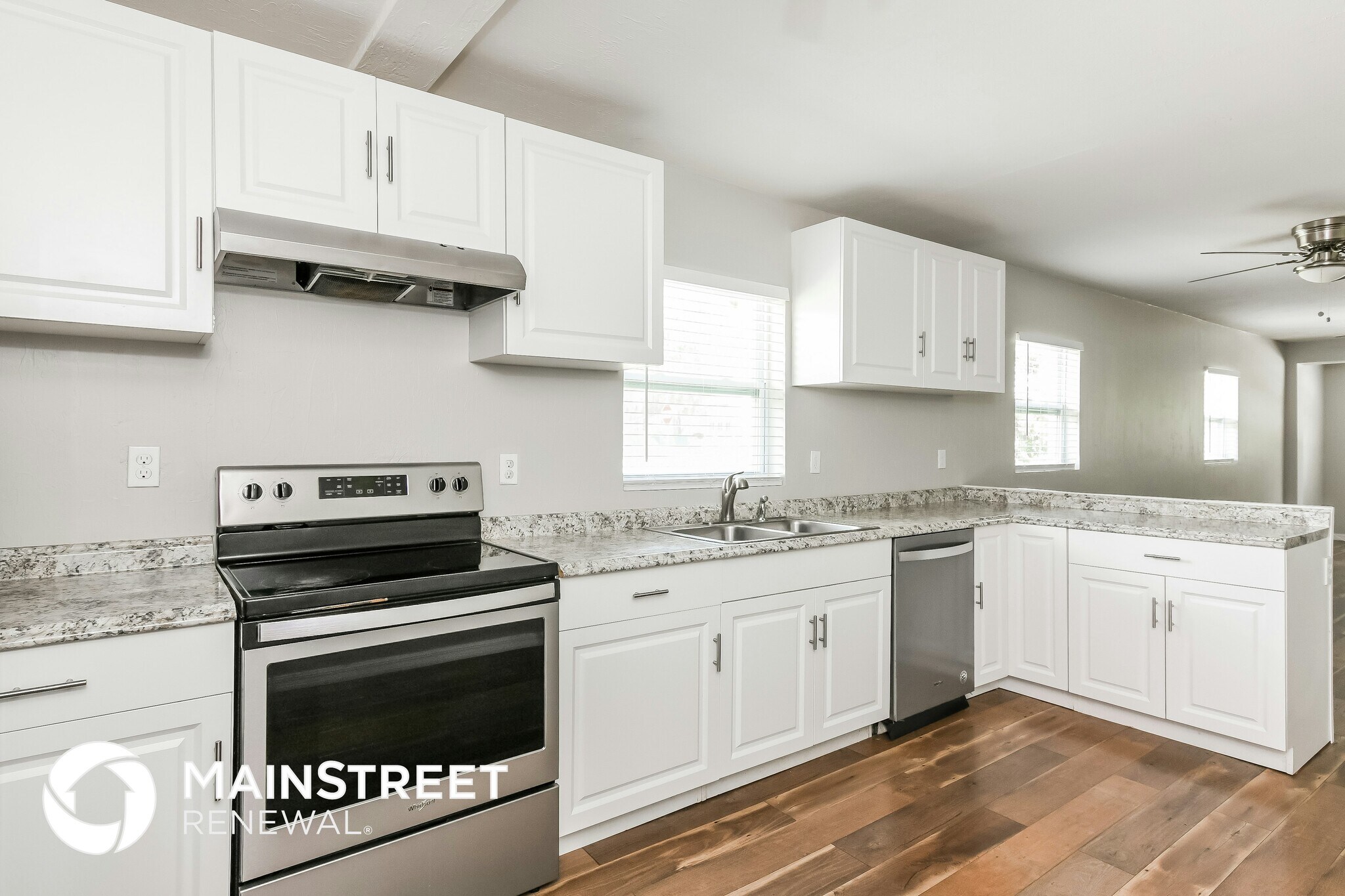 Building Photo - 825 E Jackson Ave