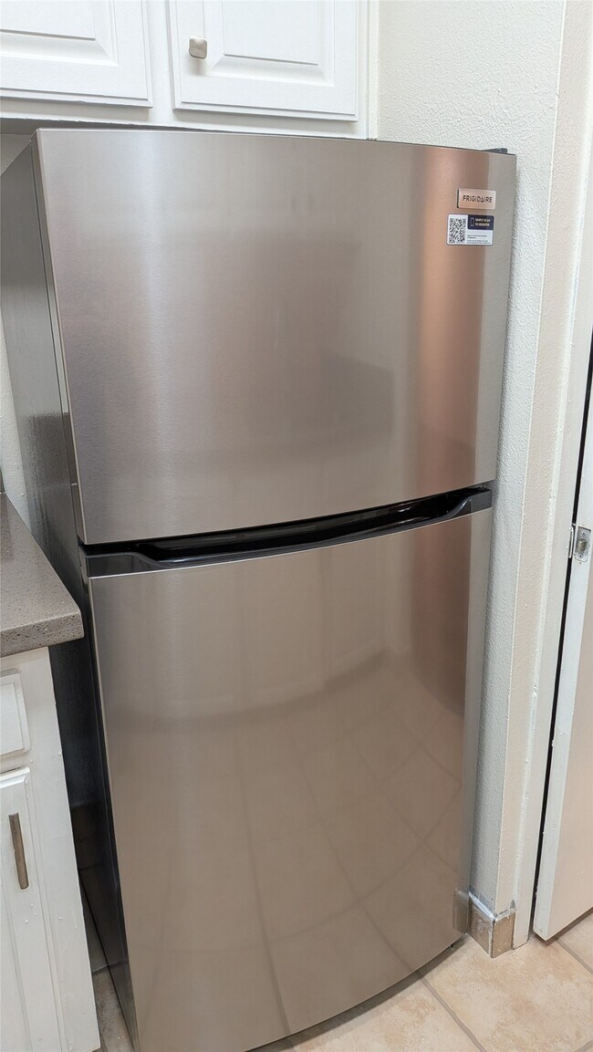 Building Photo - 3131 Southwest Fwy