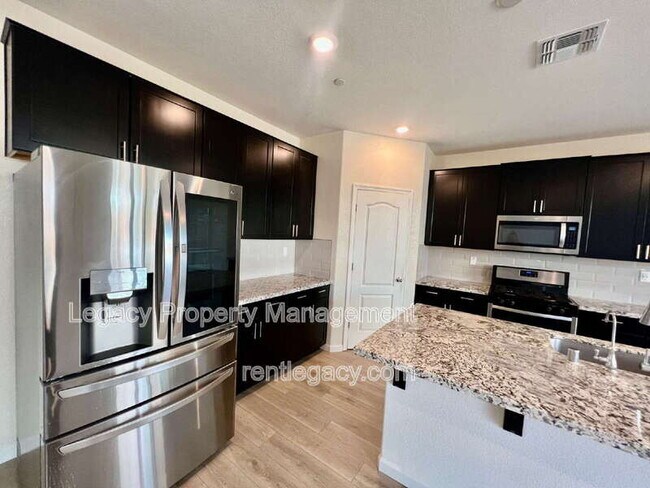 Building Photo - 436 Rose St