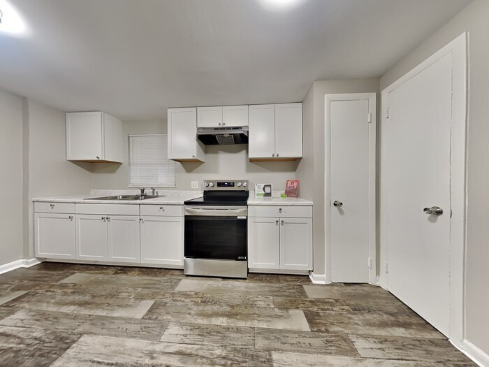 Building Photo - 7047 Sonora Dr N