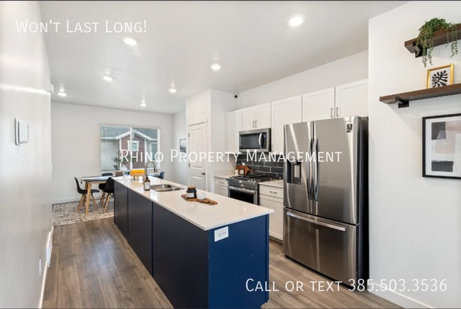 Building Photo - 1092 E Vessel Ct