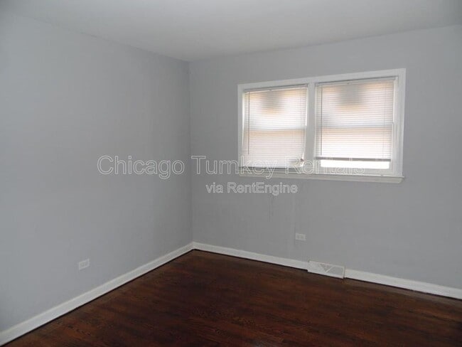 Building Photo - 14835 Michigan Ave