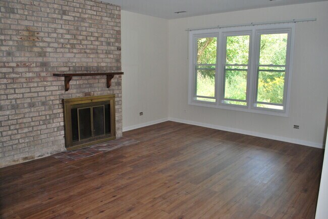 Building Photo - 181 Grove Ave