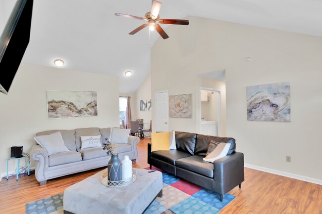 Building Photo - 1216 Eagle Ridge Dr