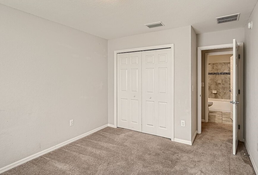 Building Photo - 27515 Desert Willow Way