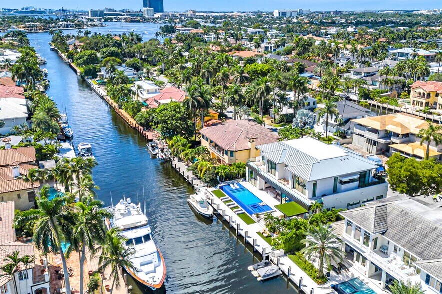 Building Photo - 408 Coral Way