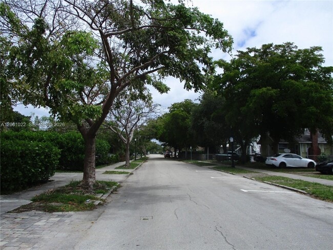 Building Photo - 1949 Taylor St