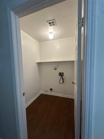 Building Photo - 4204 Serene Oak Dr