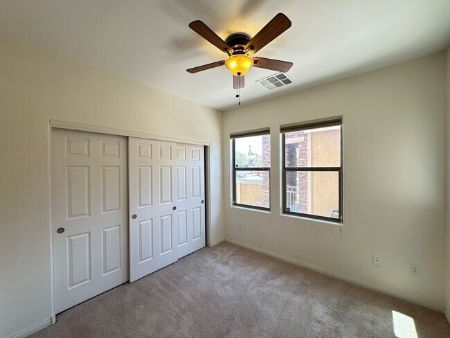 Building Photo - Summerlin Village 16 Ladera Phase 3