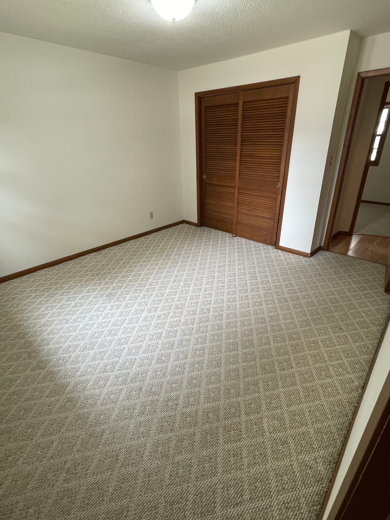 Master Bedroom - 103 W Golf Ave