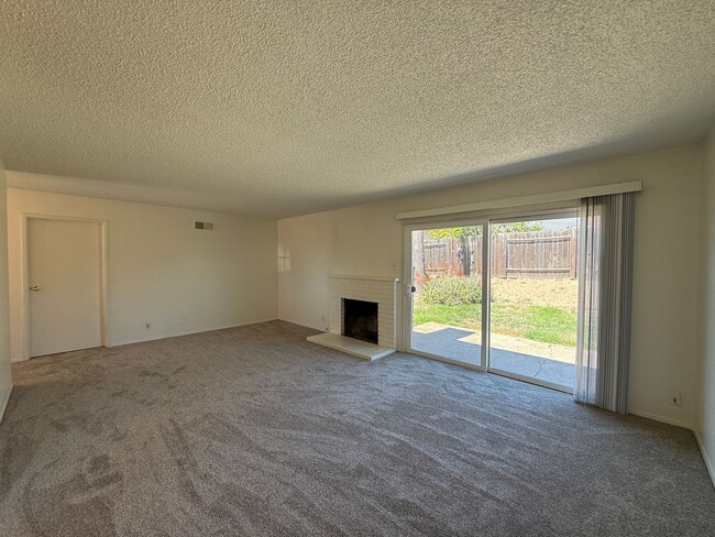 Building Photo - Orcutt Single Story Ranch Style Home Near Waller Park/Highway 135