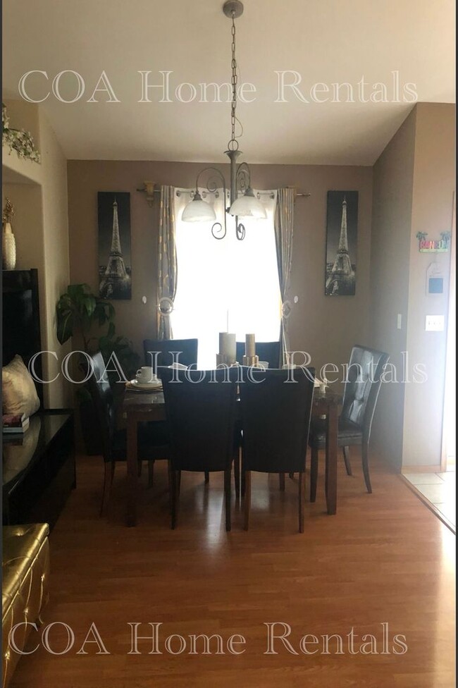 Building Photo - East Side Location