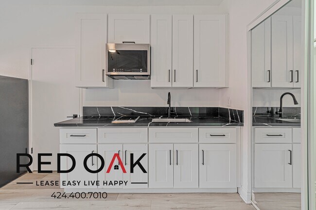 Building Photo - 744 Beacon Ave