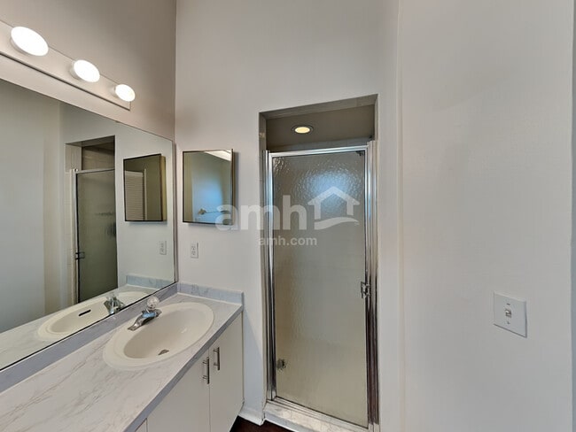 Building Photo - 957 Islander Ave
