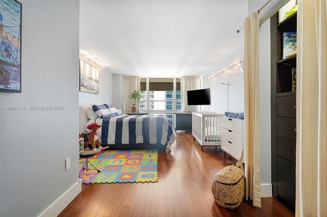 Building Photo - 600 NE 36th St