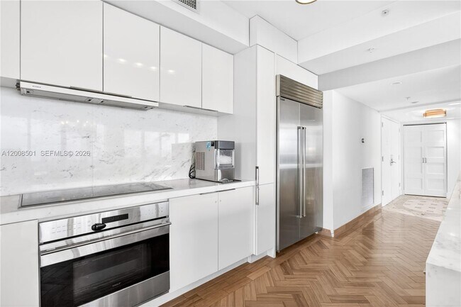 Building Photo - 1900 Sunset Harbour Dr