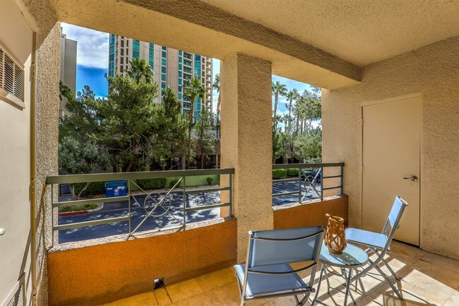 Building Photo - 260 E Flamingo Rd