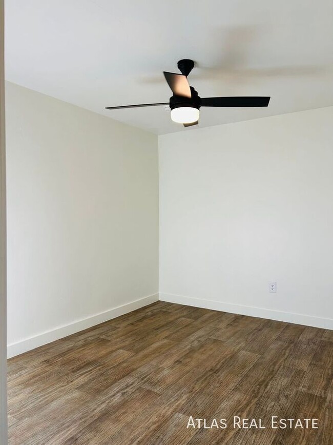 Building Photo - TWO MONTHS FREE on Newly Renovated 2bed/1b...