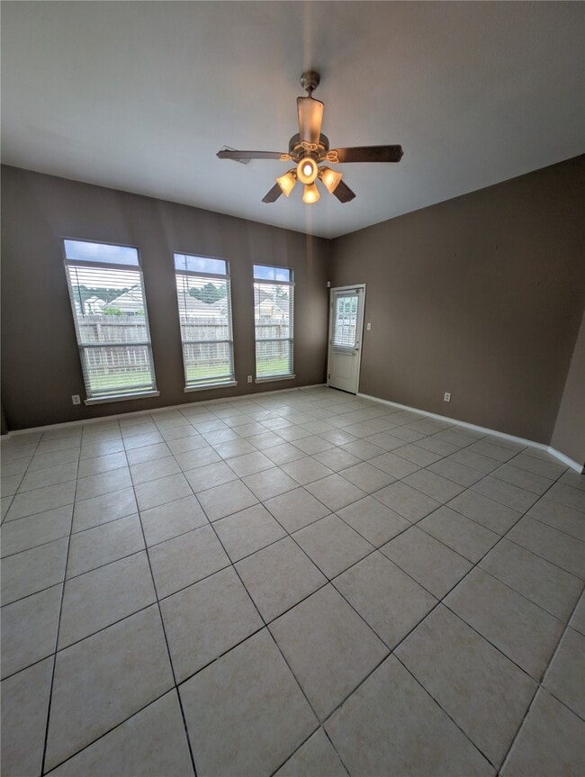 Building Photo - 16626 Williamhurst Ln