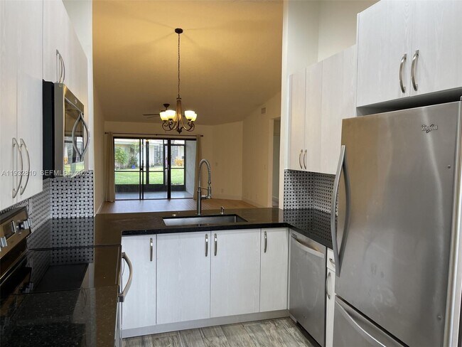 Building Photo - 16606 Greens Edge Cir