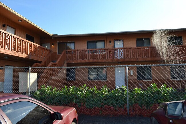 Building Photo - 940 NW 8th Ave