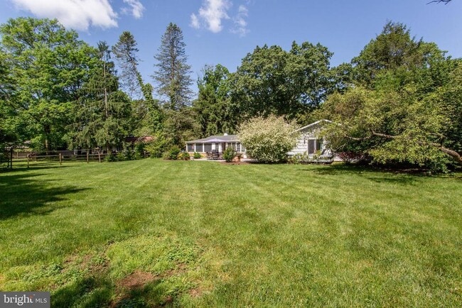 Building Photo - 67 Townview Dr