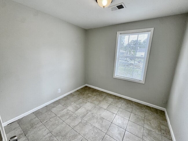 Building Photo - 1623 Harville St