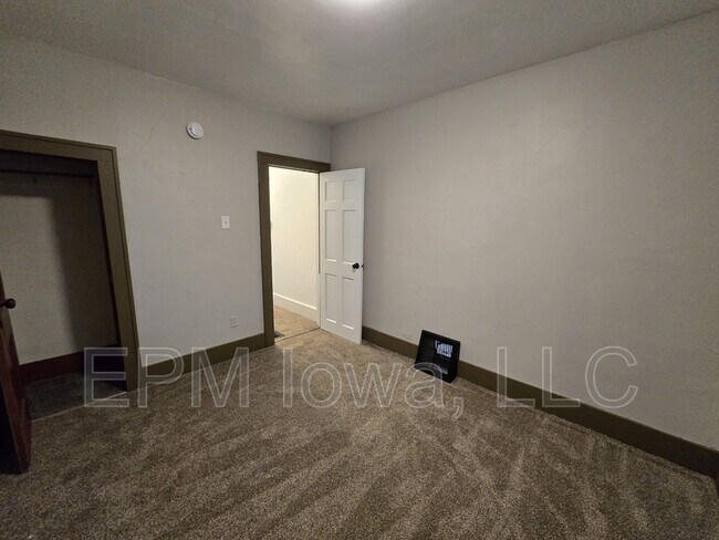 Building Photo - 115 Summit Ave